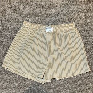 SHEIN Beige Striped Women Shorts
